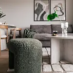 Hostit Cozy